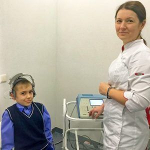 Мальчику с кохлеарным имплантом в Ростовской области заменили речевой процессор по полису